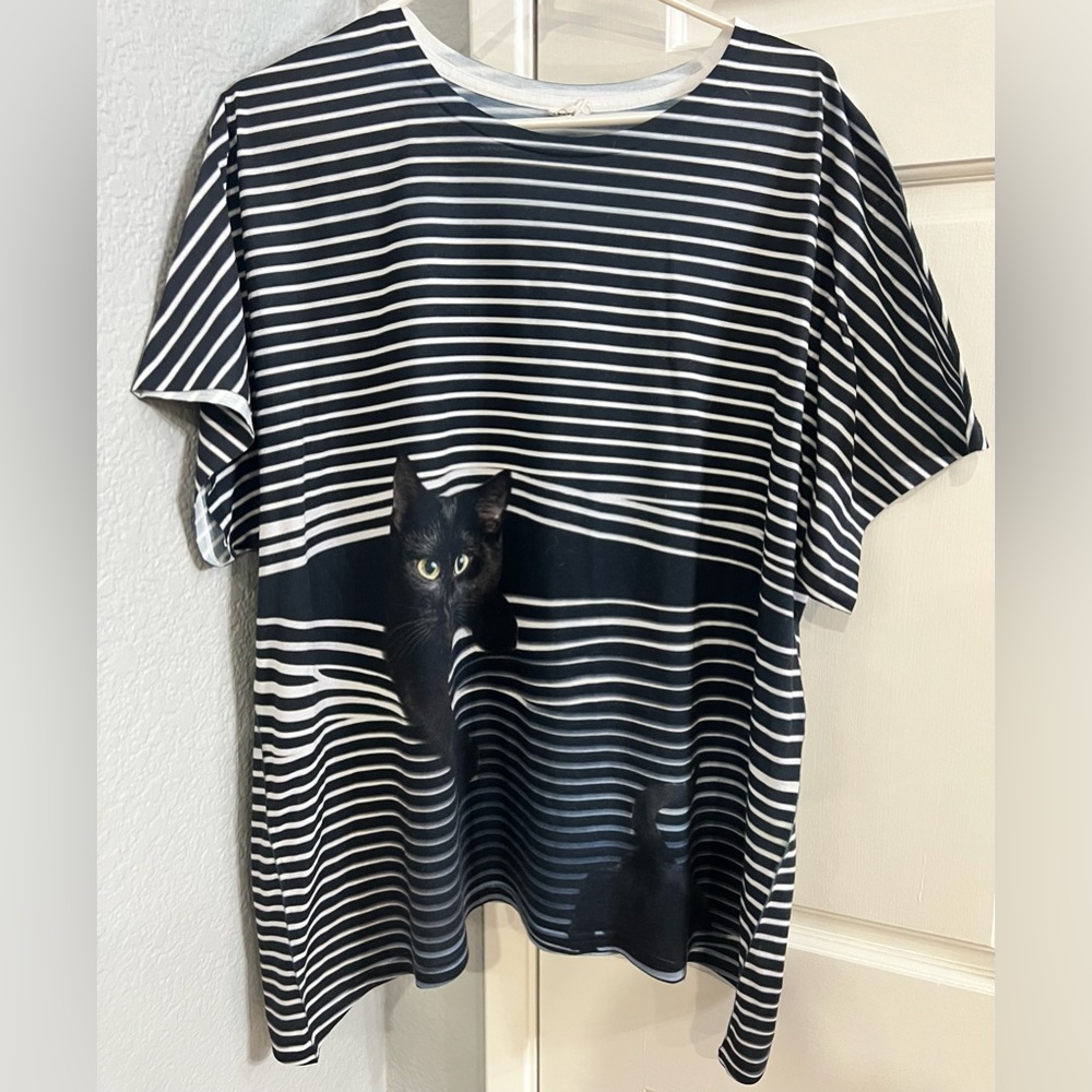 Fun Black and White Striped Cat in blinds Tee